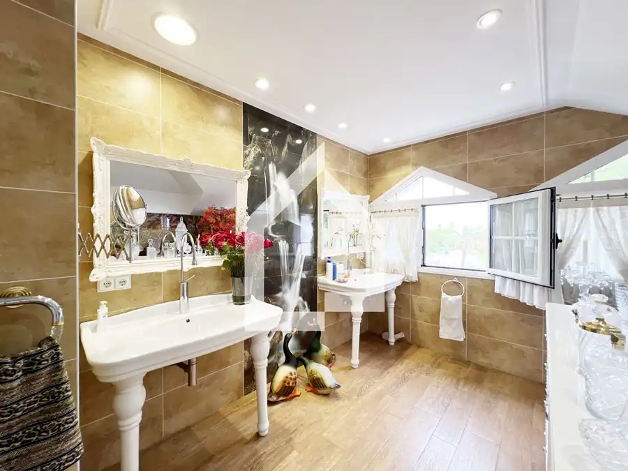Bathroom of Houses for sale in San Vicente del Raspeig / Sant Vicent del Raspeig  with Air Conditioner, Heating and Private garden