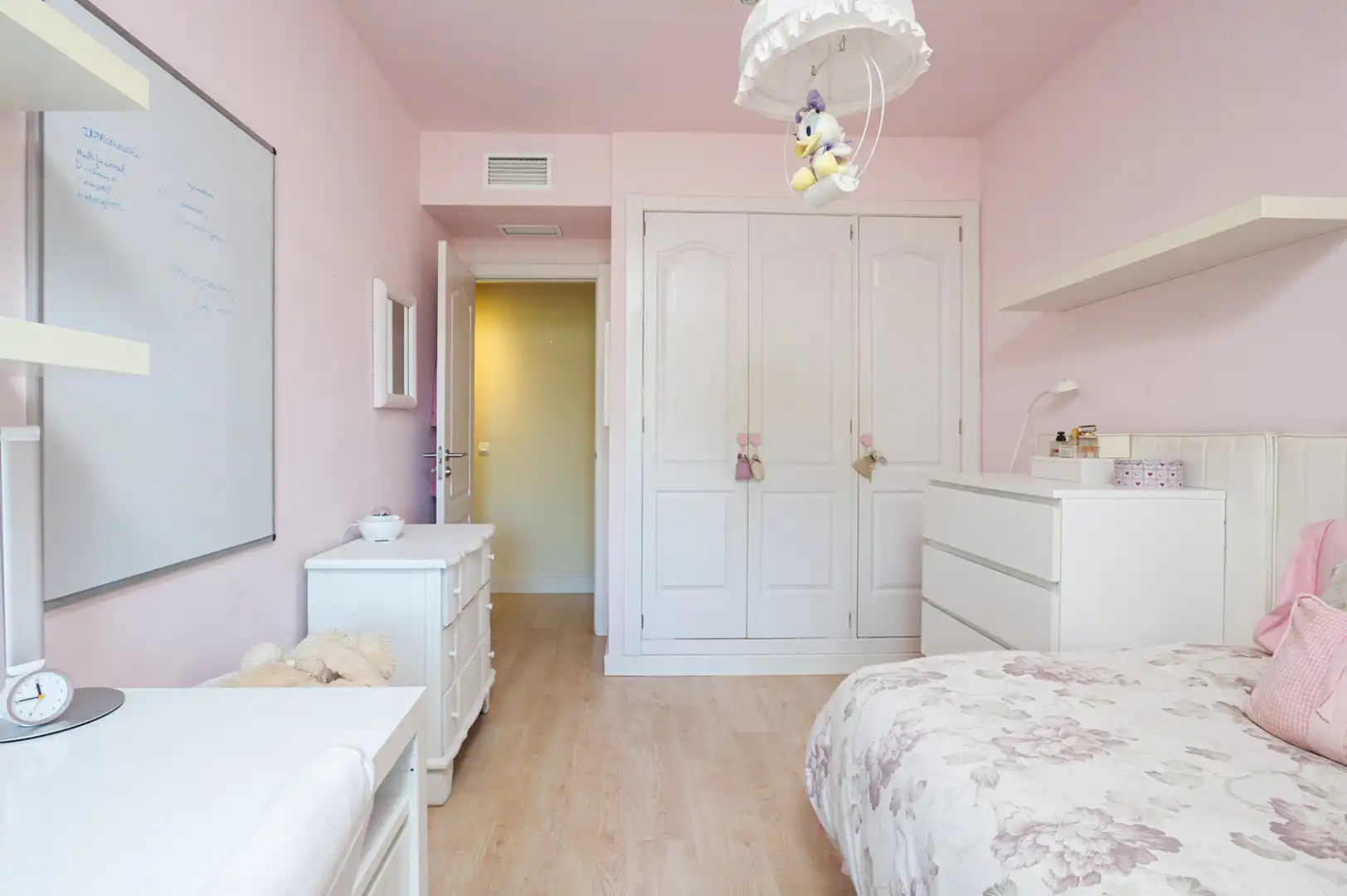 Habitación de Apartamento en venta en Marbella con Aire acondicionado, Terraza y Horno