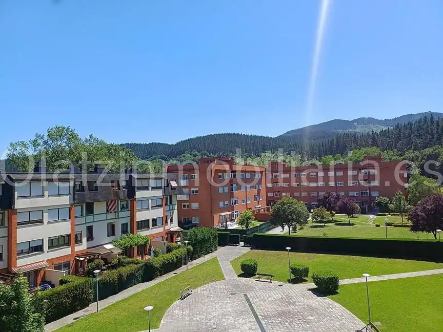 Außenansicht von Wohnung zum Verkauf in Güeñes mit Heizung, Abstellraum und Balkon