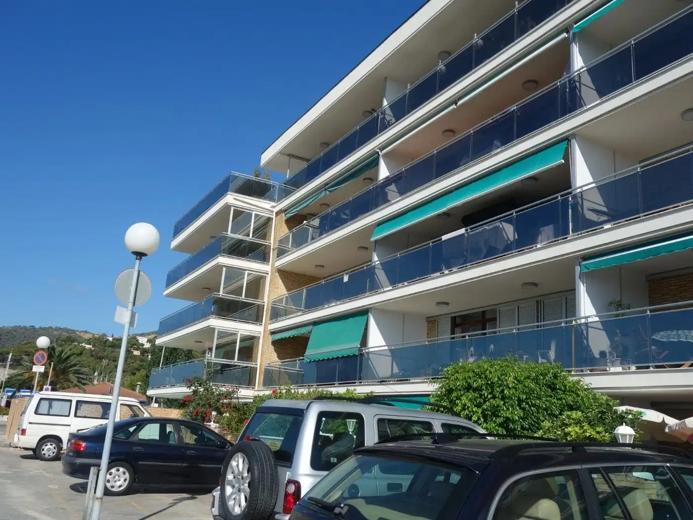 Exterior view of Apartments for rent in Castelldefels  with Terrace, Furnished and Community pool