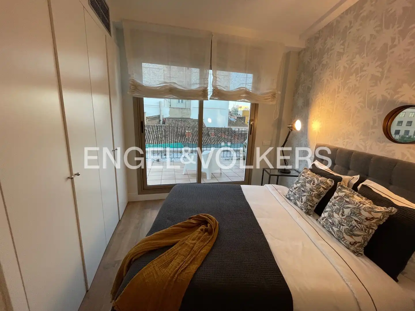 Schlafzimmer von Wohnung zur Miete in Valencia mit Klimaanlage, Heizung und Privatgarten