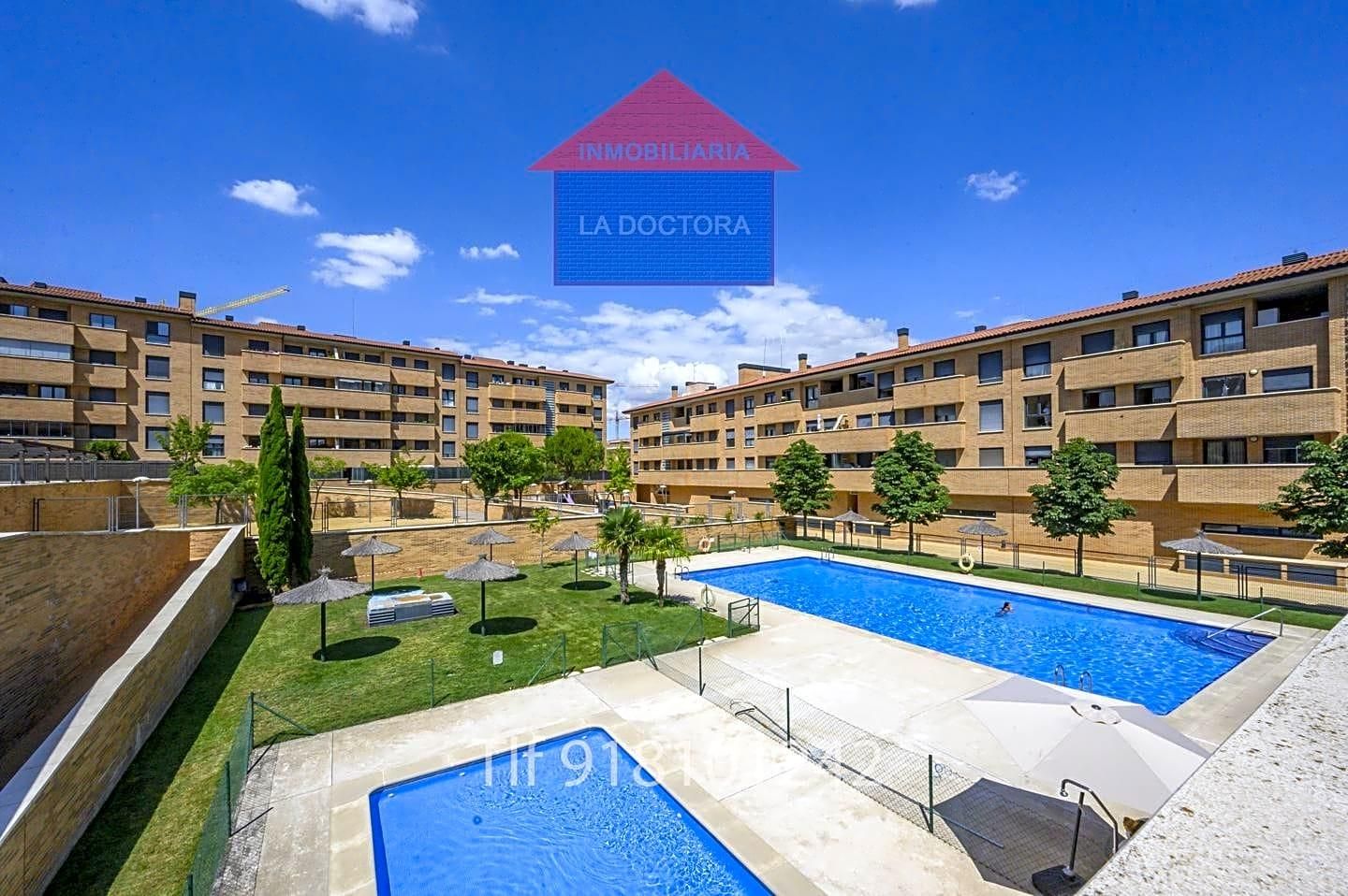 Vista exterior de Pis en venda en Navalcarnero amb Calefacció, Terrassa i Traster