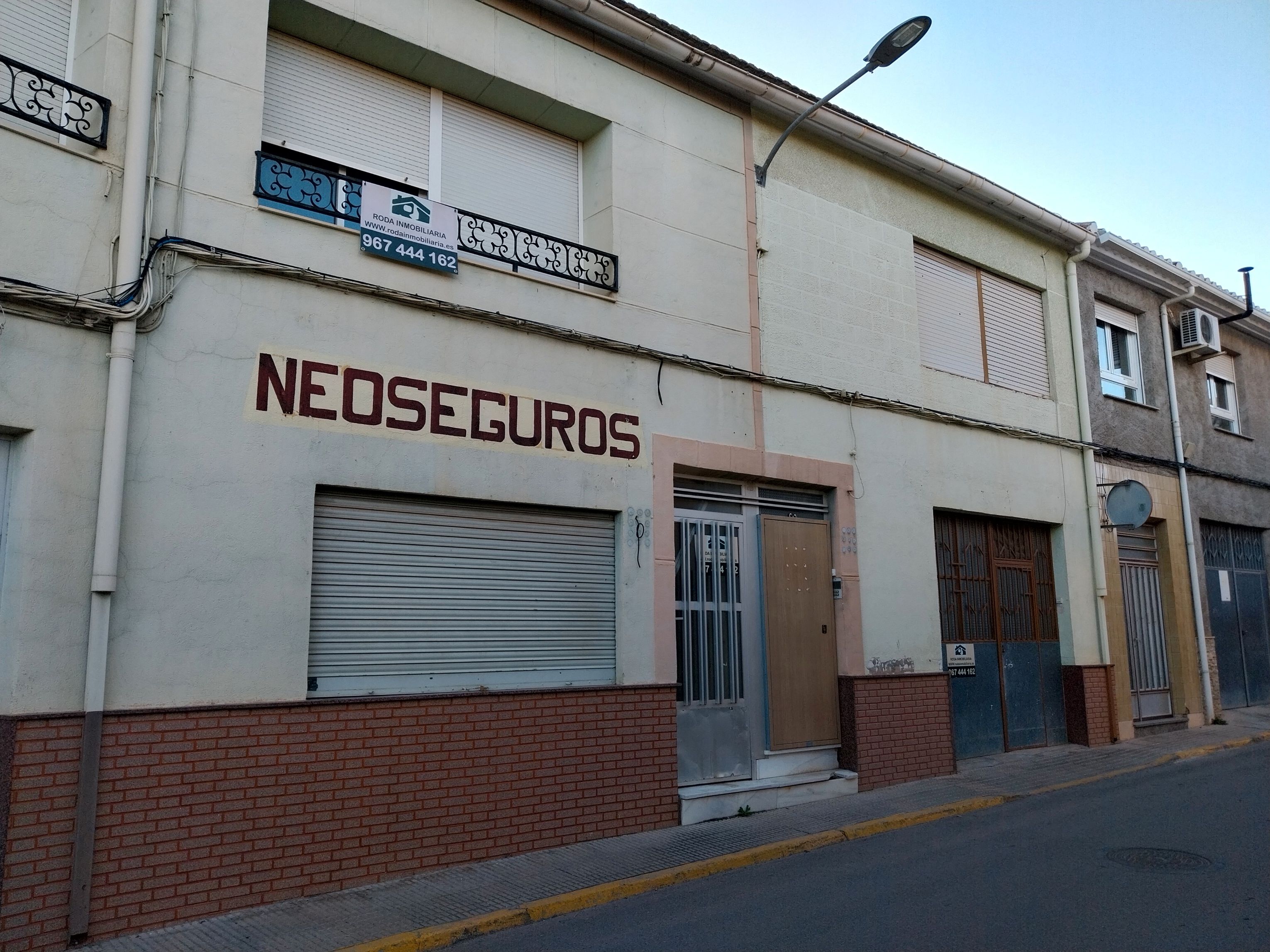 Vista exterior de Pis en venda en Tobarra amb Terrassa