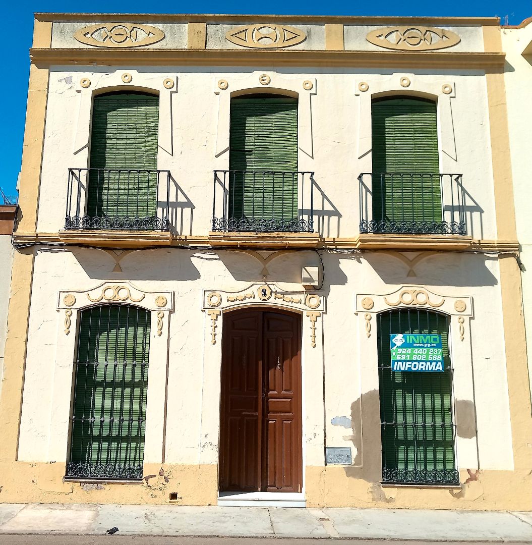 Vista exterior de Casa o xalet en venda en Talavera la Real amb Terrassa i Balcó