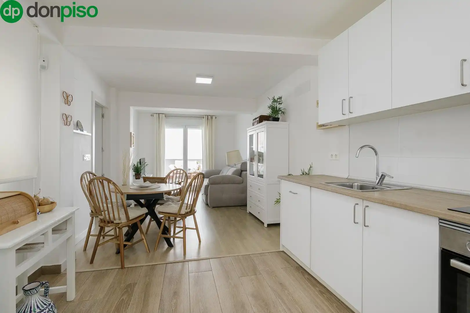 Küche von Dachboden zum Verkauf in Granada mit Terrasse und Balkon
