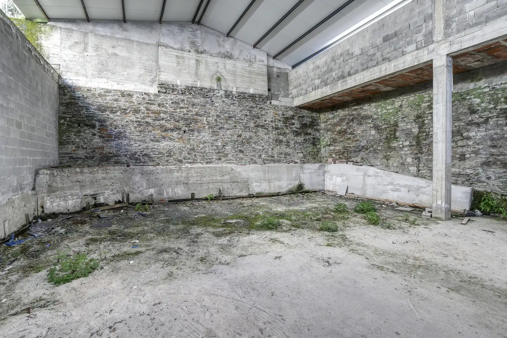 Industrial buildings for sale in Miño
