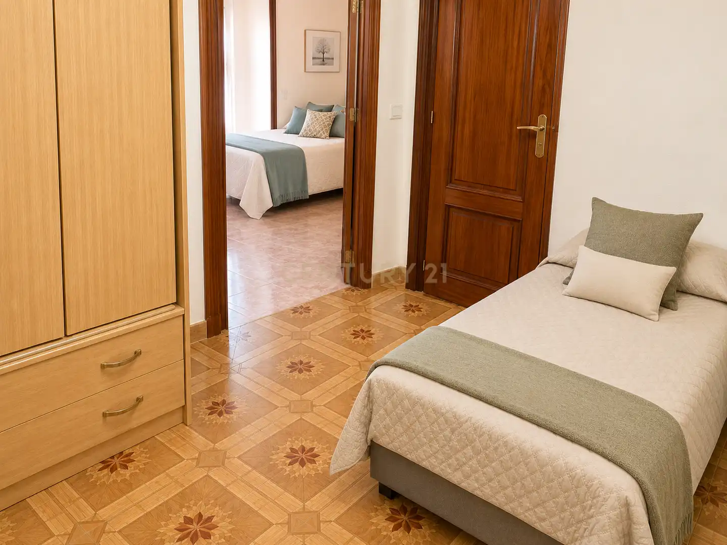 Bedroom of Apartments for sale in Paterna