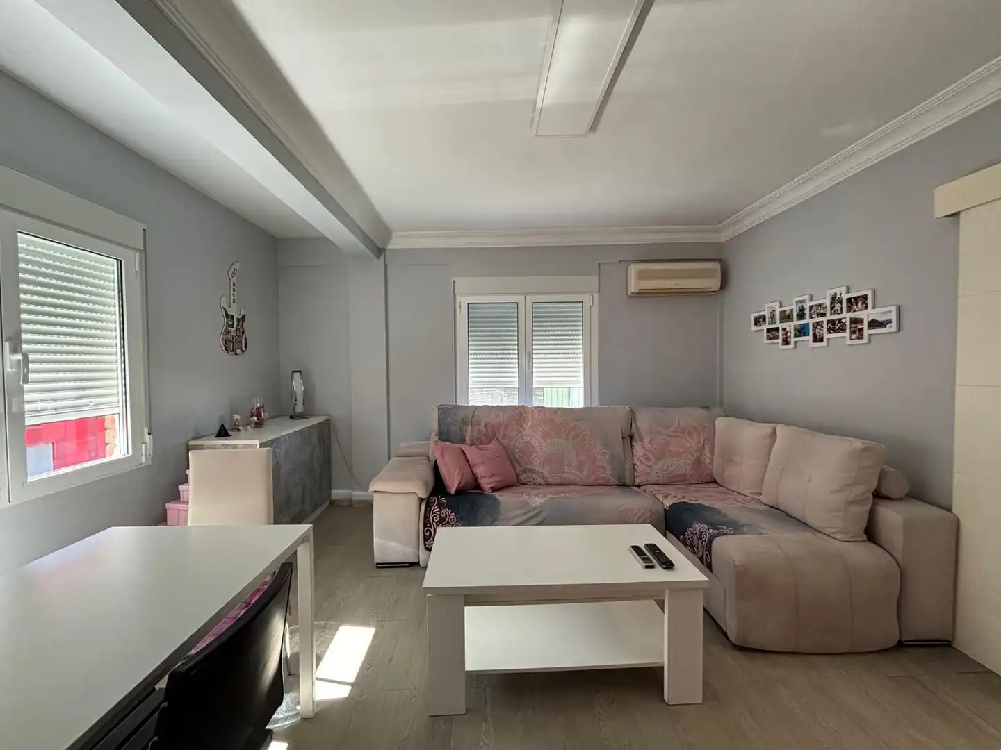 Living room of Flat for sale in Cáceres  with Air Conditioner, Terrace and Furnished