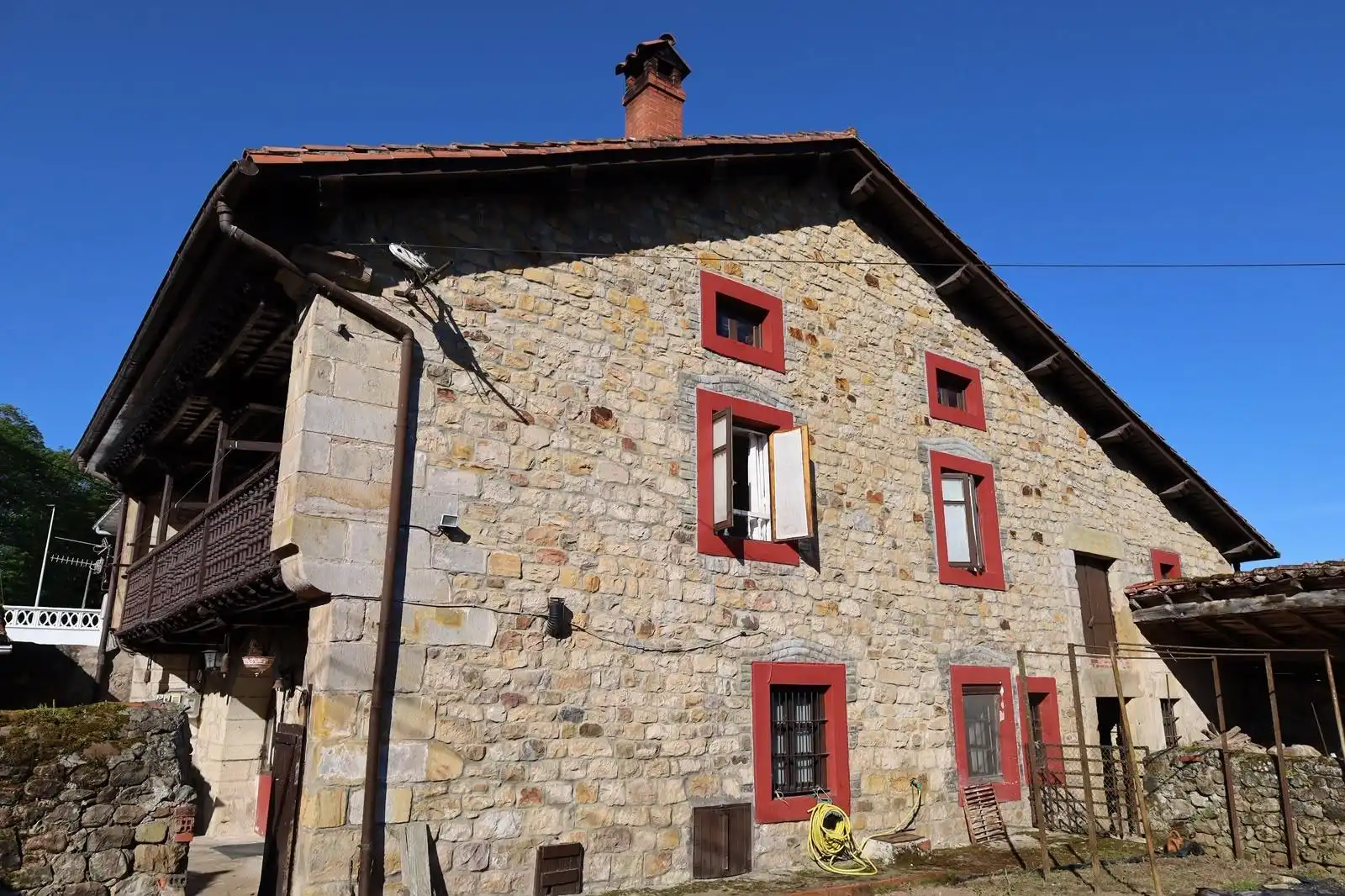 Vista exterior de Casa o chalet en venta en Mazcuerras con Jardín privado y Balcón