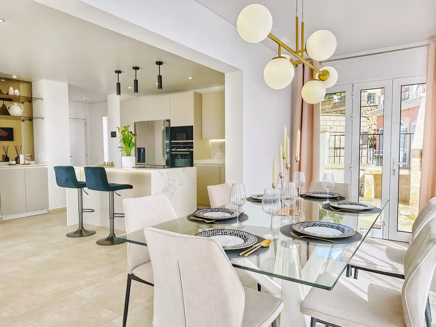 Detached house with terrace for sale in Calle Caramillo 8