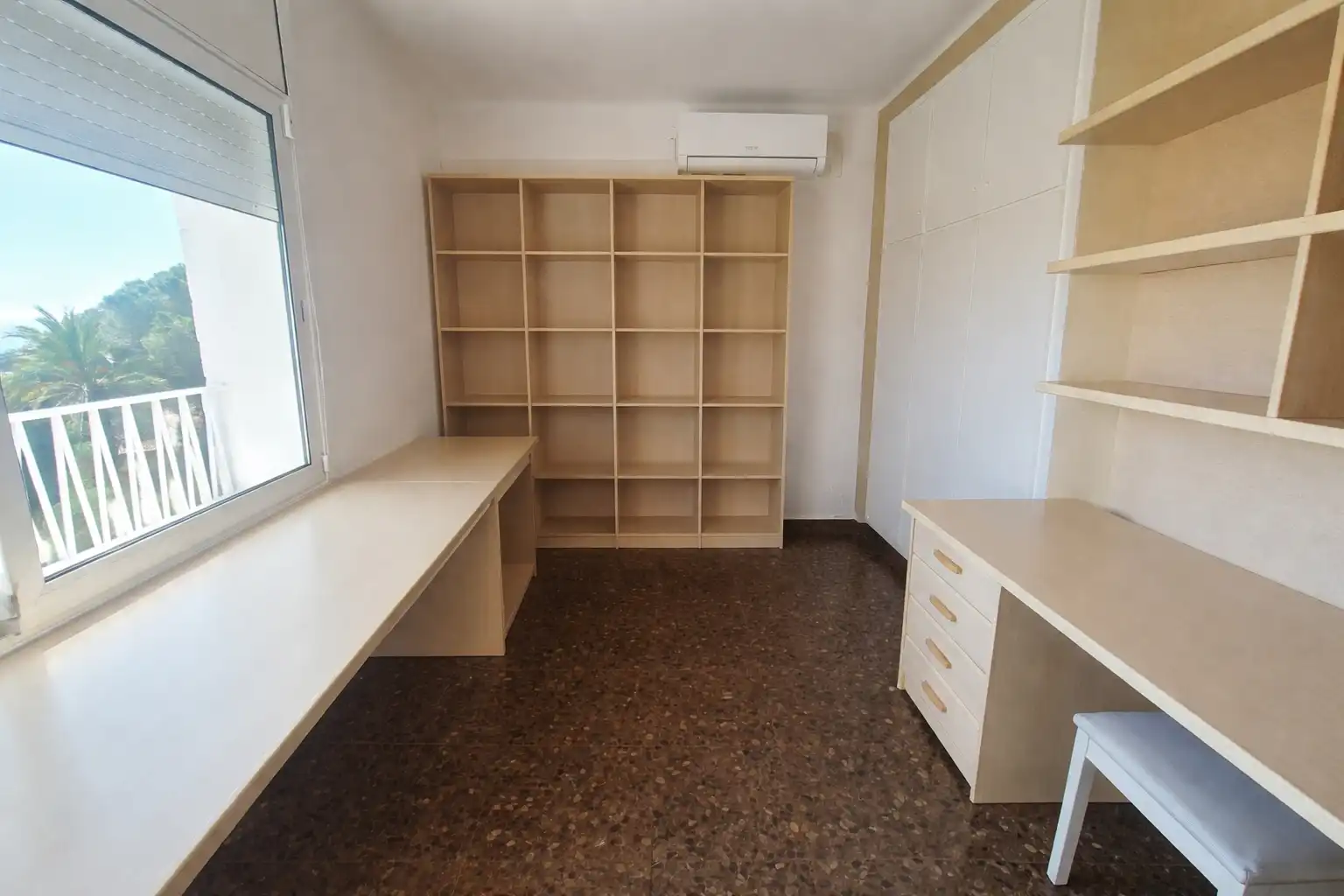 Casa con terraza en venta en Carrer Llorenç Trias 13, imagen 25