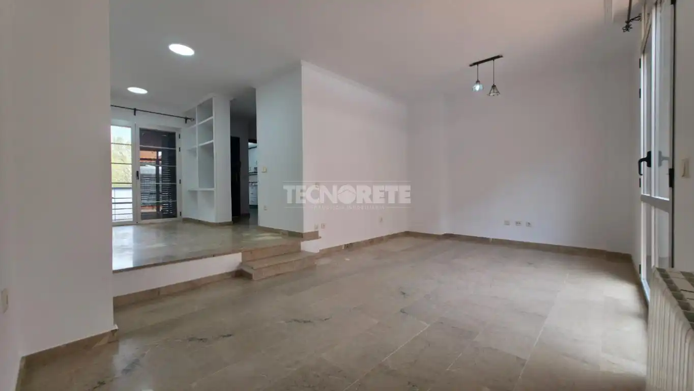 Casa adosada en venta en Guadalajara con Jardín privado, Parquet y Terraza