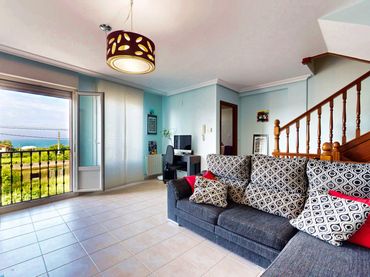 Casa a schiera con balcone in vendita a Barrio Islares