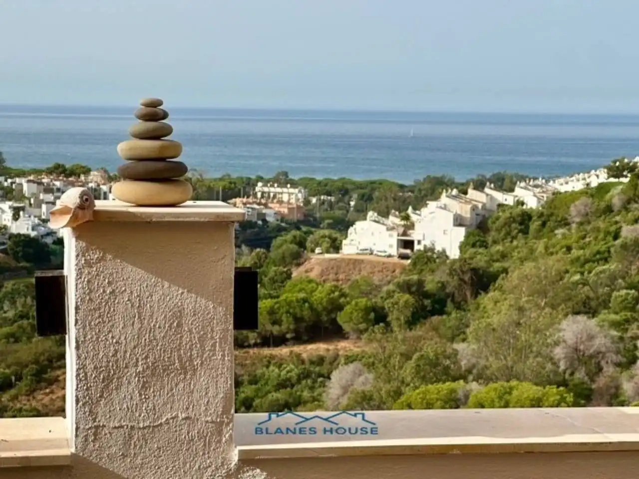 Vista exterior de Dúplex en venta en Marbella con Aire acondicionado, Calefacción y Terraza