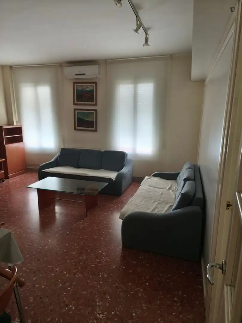 Sala de estar de Apartamento de alquiler en Terrassa con Aire acondicionado, Calefacción y Amueblado