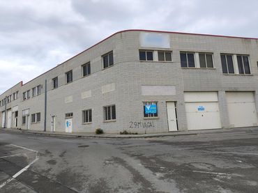 Local comercial en alquiler en Carrer INDUSTRIA