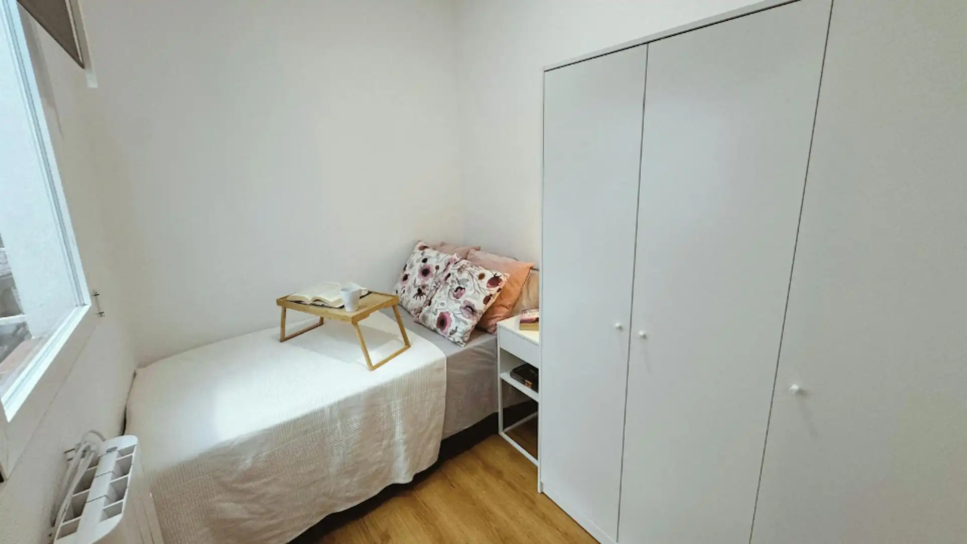 Schlafzimmer von Wohnung zur Miete in Madrid mit Heizung, Möbliert und Waschmaschine
