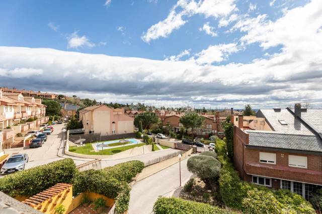 Casa adosada en Venta en Los Robles