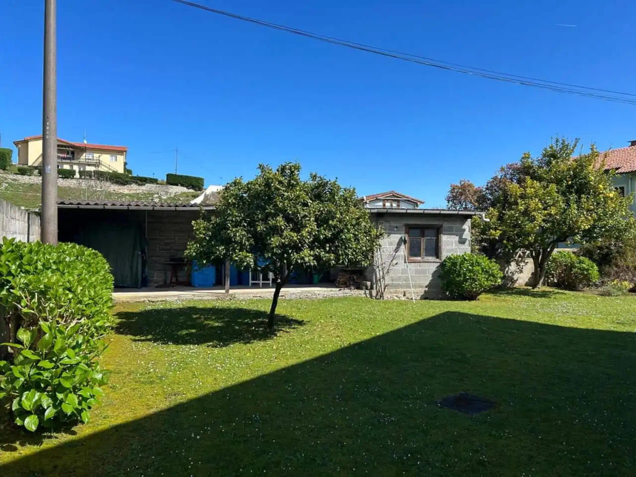 Außenansicht von Haus oder Chalet zum Verkauf in Llanes mit Heizung, Privatgarten und Terrasse