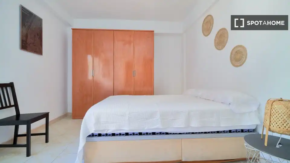 Room in La Victoria
