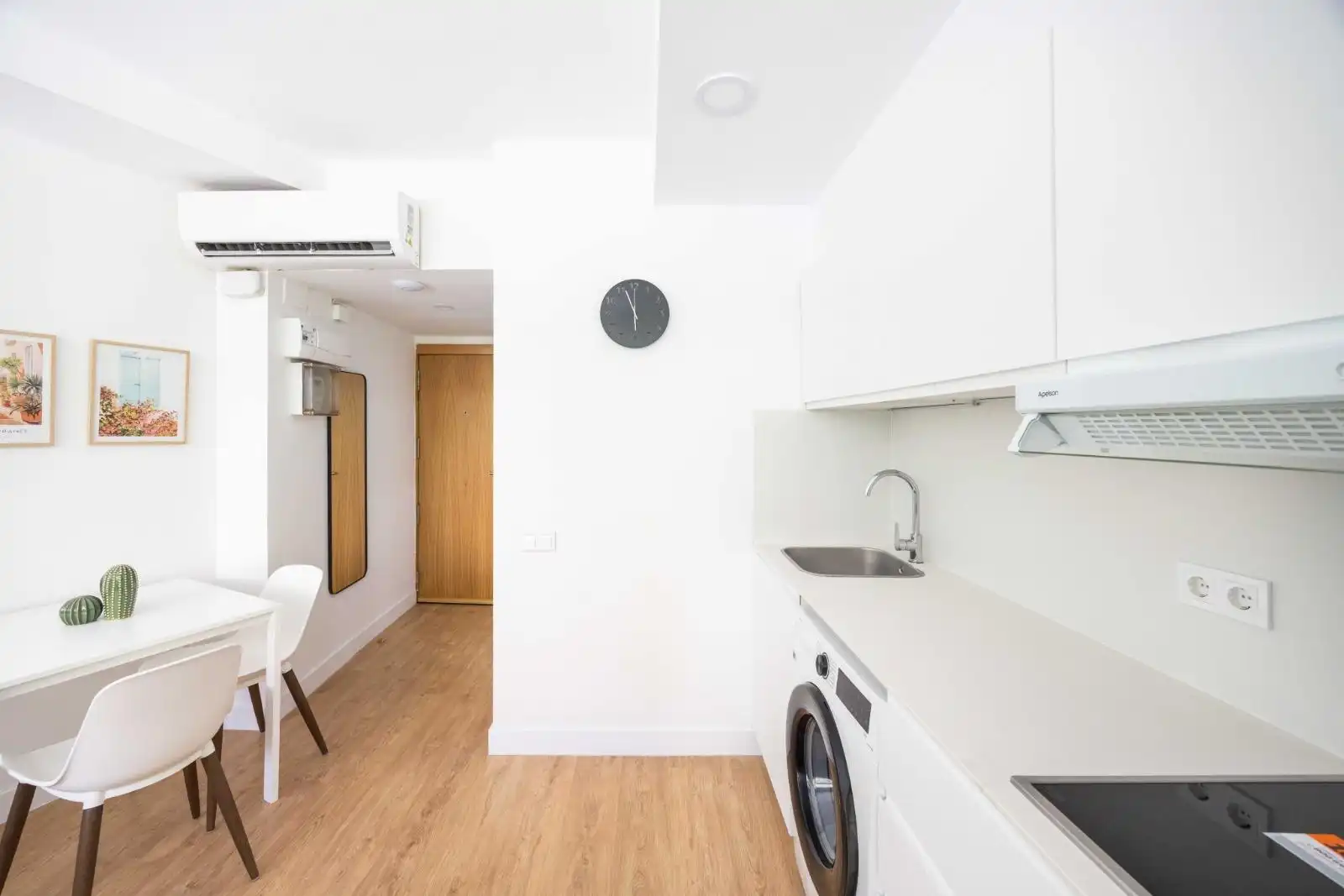 Cuina de Pis de lloguer en Barcelona amb Aire condicionat, Calefacció i Parquet