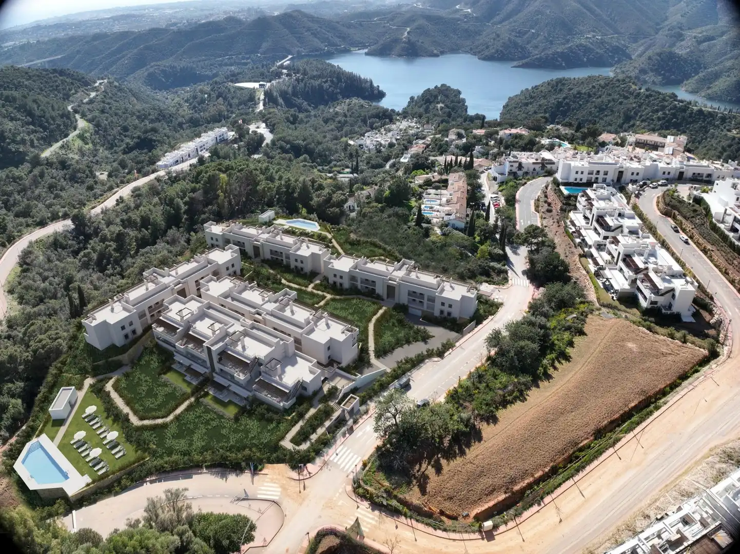 Apartamento con piscina en venta en Istán, imagen 3