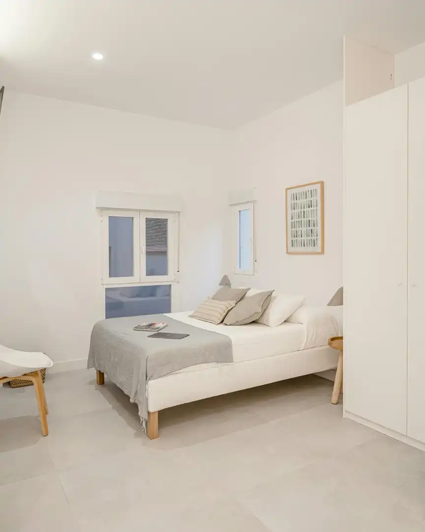 Bedroom of Flat for rent in Madrid  with Air Conditioner, Heating and Furnished