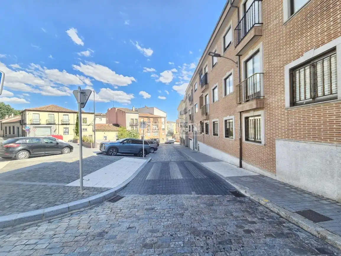 Vista exterior de Pis en venda en Ávila amb Calefacció i Terrassa