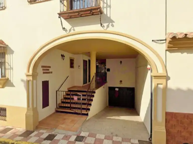Garage for rent in Los Barrios