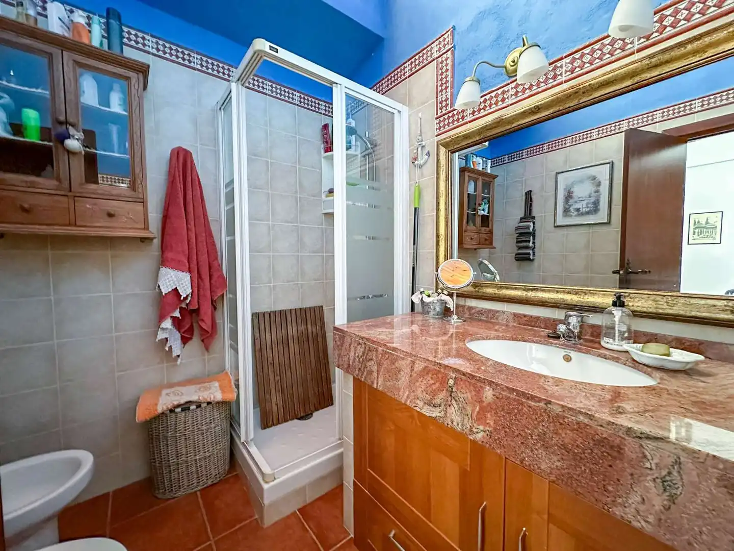 Badezimmer von Einfamilien-Reihenhaus zum Verkauf in Salobreña mit Terrasse