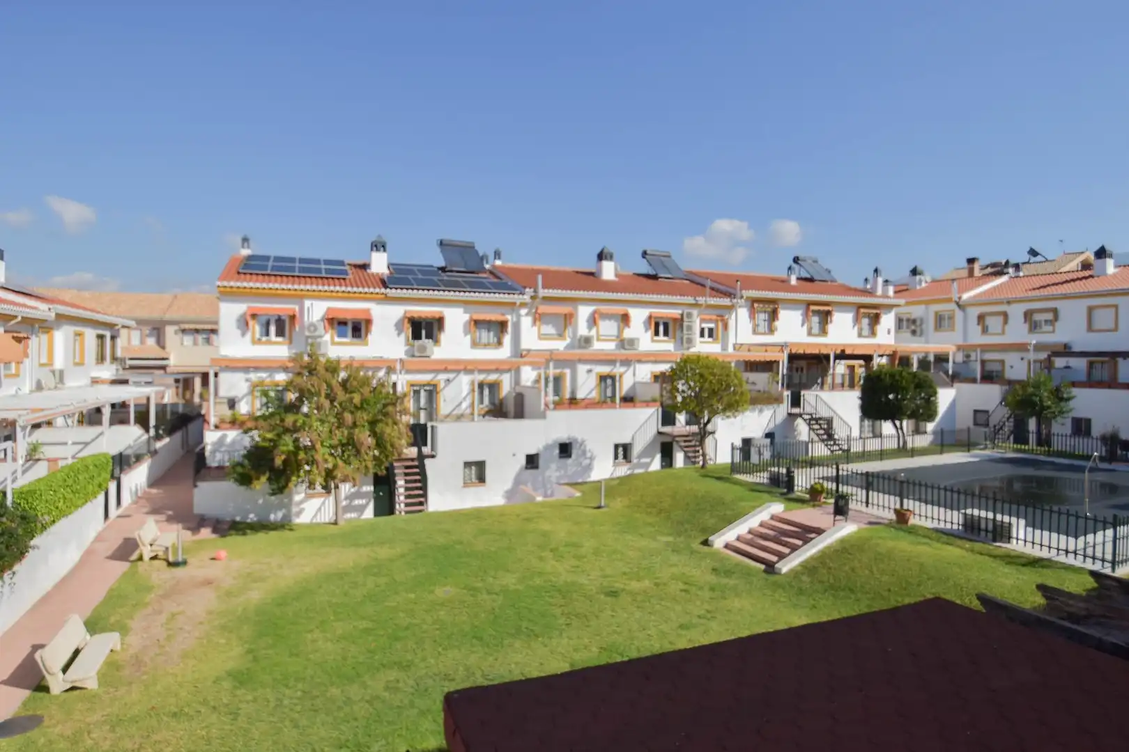 Vista exterior de Casa o chalet en venta en Cájar