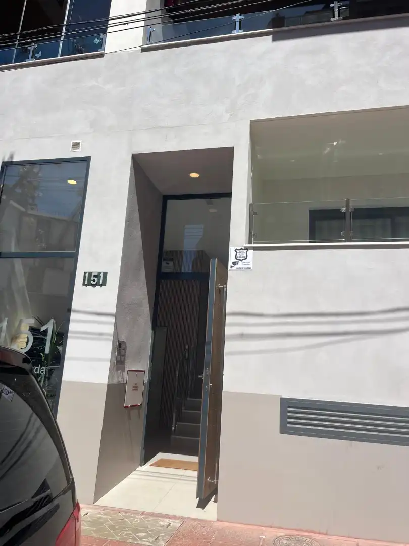 Vista exterior de Pis en venda en Almería amb Aire condicionat, Calefacció i Parquet
