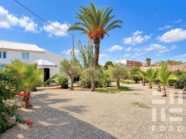 Casa amb jardí en venda a Cami de Muntanyars
