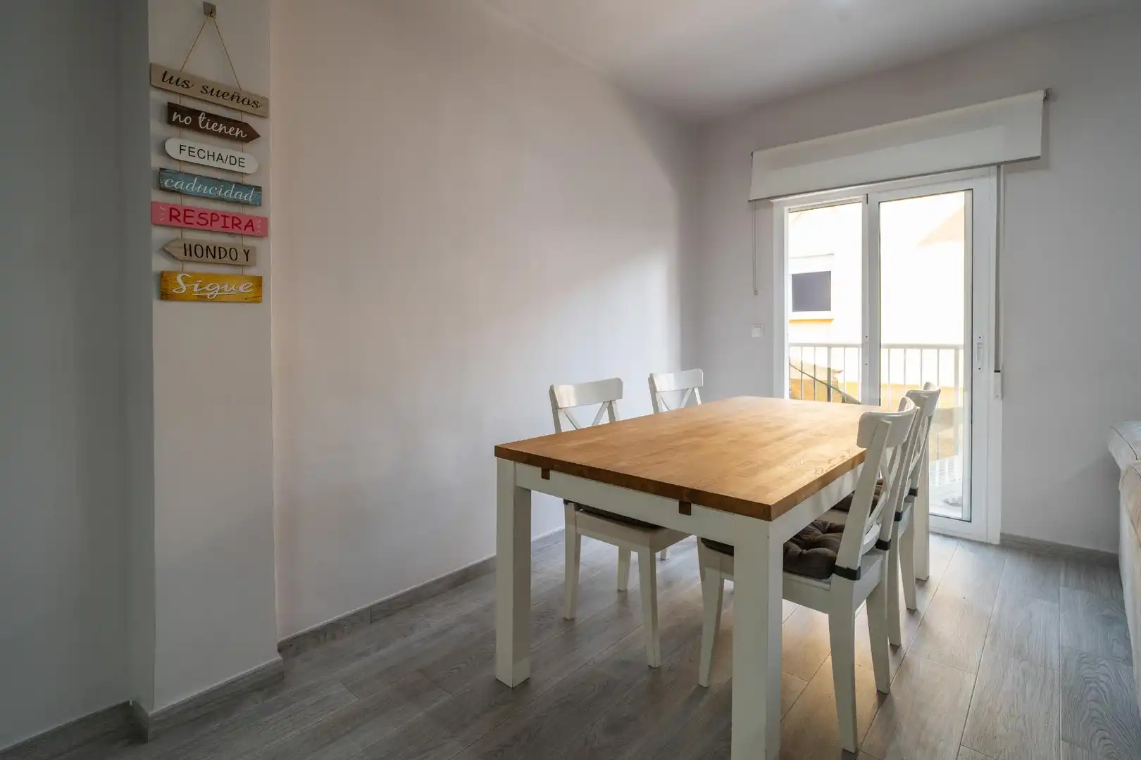 Dining room of Flat for sale in Silla  with Air Conditioner and Balcony