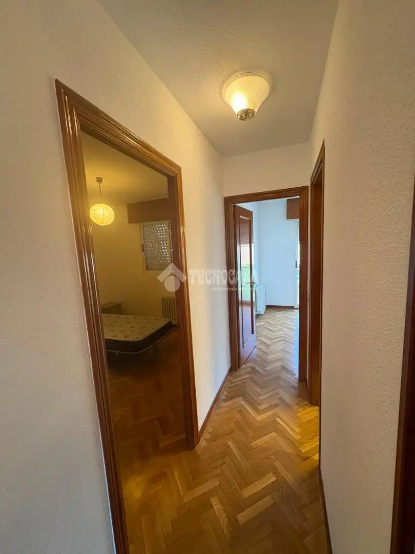 Dormitori de Casa adosada en venda en Valladolid amb Calefacció i Parquet