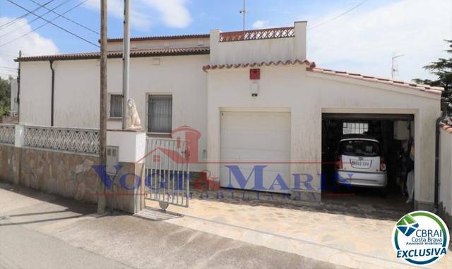 Casa-chalet en Venta en Carrer Gironès en Nord