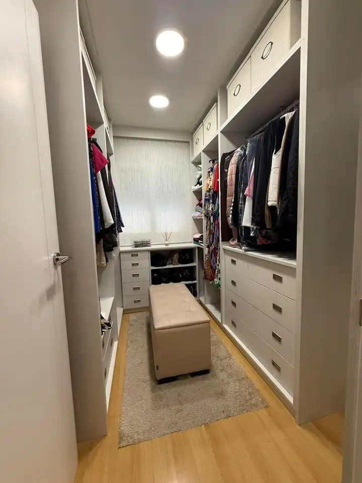 Wohnung zum Verkauf in Málaga mit Klimaanlage und Terrasse