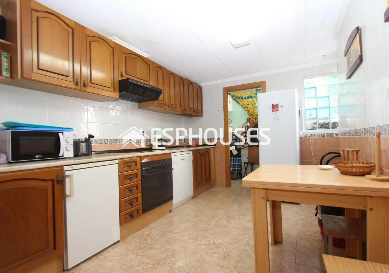 Küche von Wohnung zum Verkauf in Guardamar del Segura mit Klimaanlage, Terrasse und Möbliert