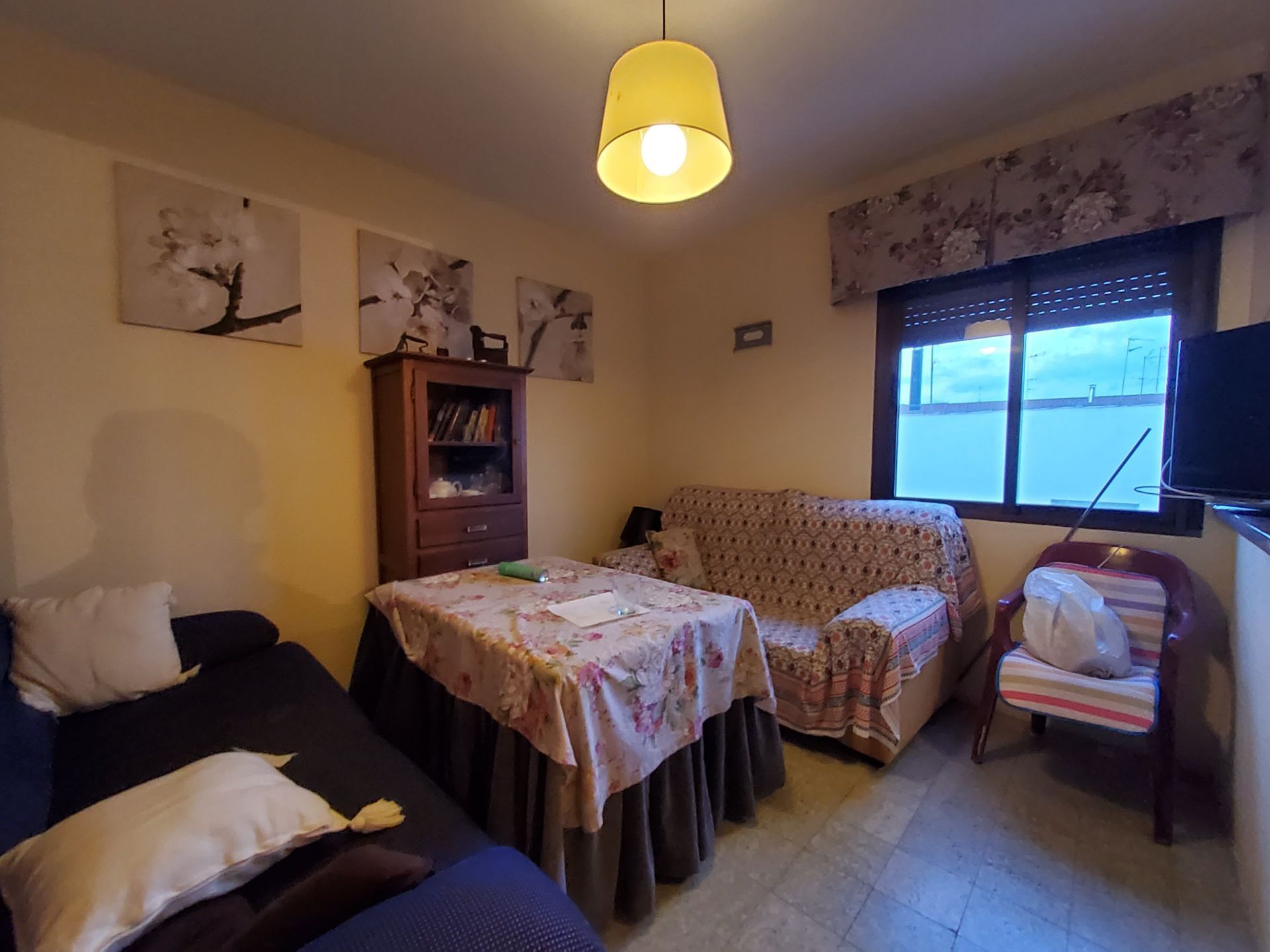Sala d'estar de Casa o xalet en venda en Cardeña amb Aire condicionat, Jardí privat i Traster