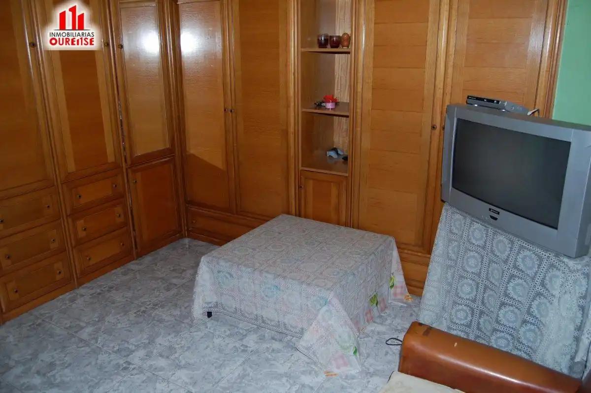 Habitación de Casa o chalet en venta en Ourense Capital  con Jardín privado, Trastero y Amueblado