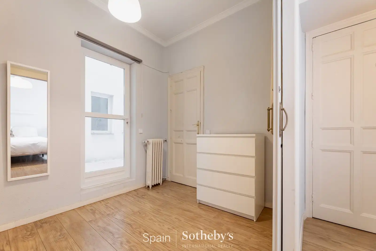 Dormitori de Apartament en venda en Madrid amb Aire condicionat, Calefacció i Terrassa