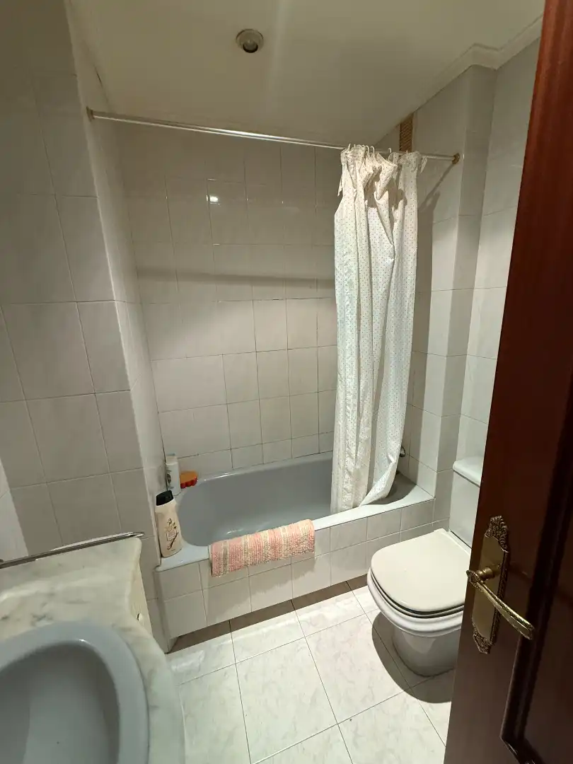 Baño de Piso en venta en Barakaldo  con Calefacción, Trastero y Amueblado