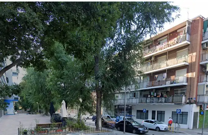 Vista exterior de Piso en venta en Madrid con Balcón