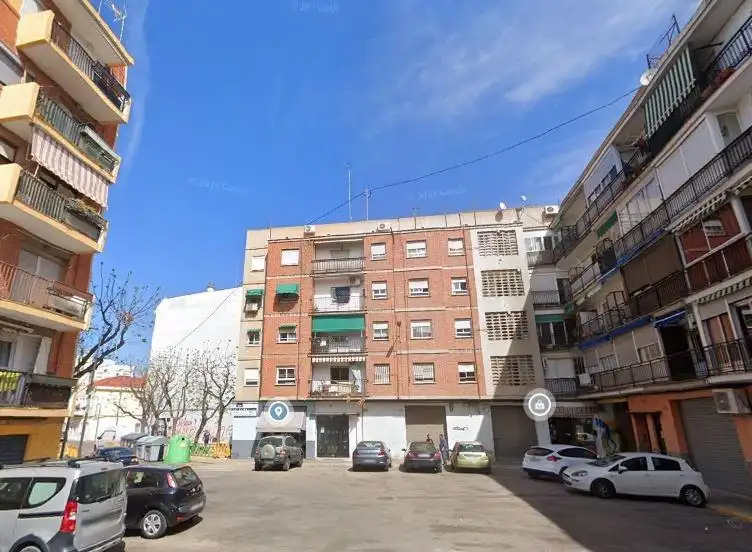 Vista exterior de Pis en venda en Burjassot