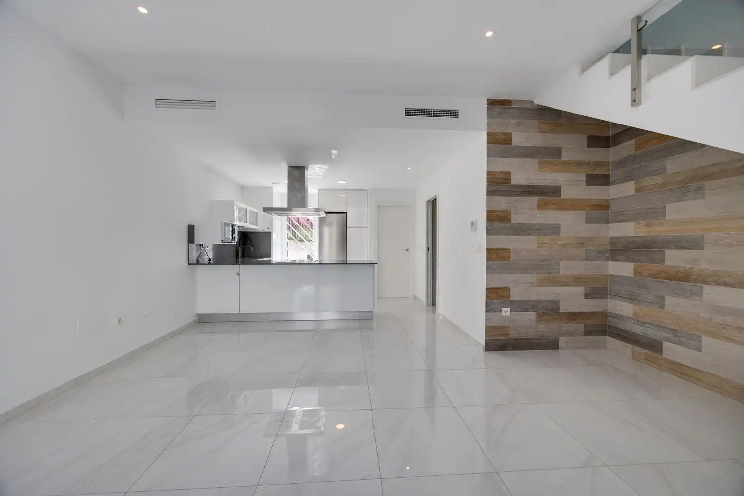 Reihenhaus mit Pool zum Verkauf in Calle Carmen Laforet 58, imagen 8