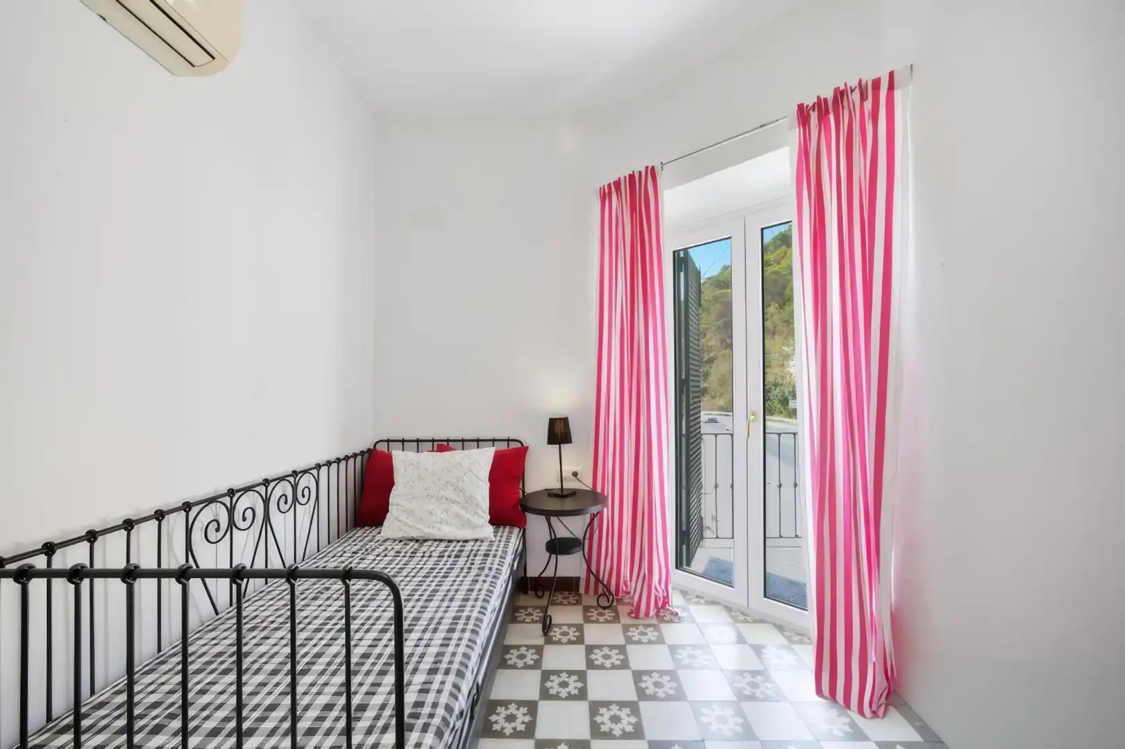 Schlafzimmer von Haus oder Chalet zum Verkauf in Vejer de la Frontera mit Privatgarten, Terrasse und Möbliert