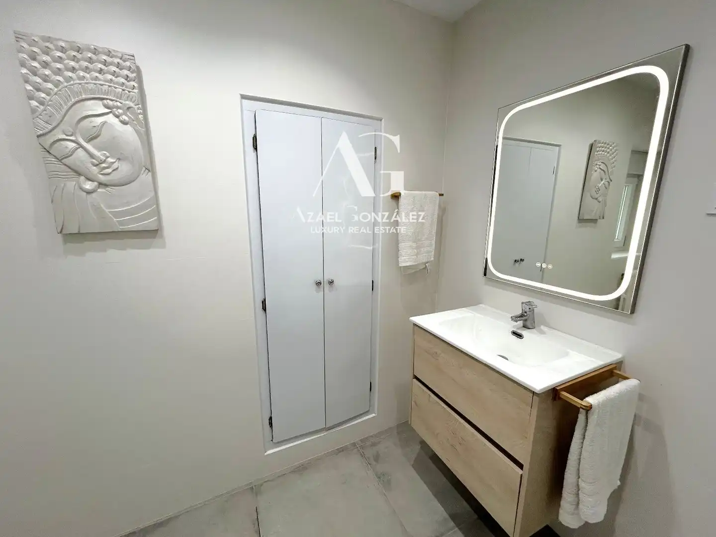 Bathroom of Houses for sale in Miengo  with Heating and Furnished