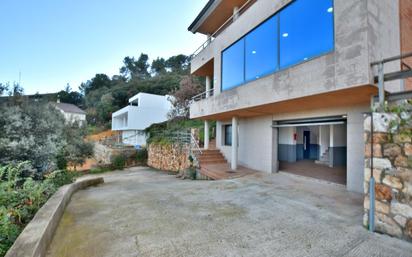 Vista exterior de Casa o xalet en venda en Matadepera amb Calefacció, Terrassa i Traster