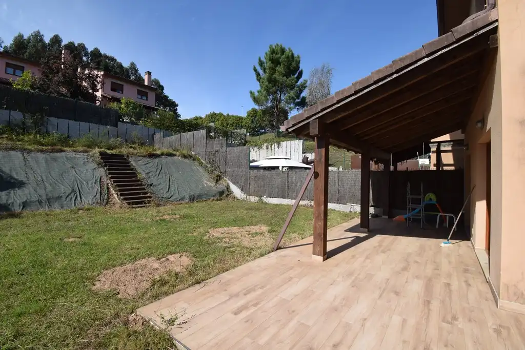 Jardín de Casa adosada en venta en Miño con Calefacción, Jardín privado y Amueblado