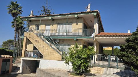 Chalet independiente con dos viviendas, piscina y gran parcela en Monserrat, imagen 4